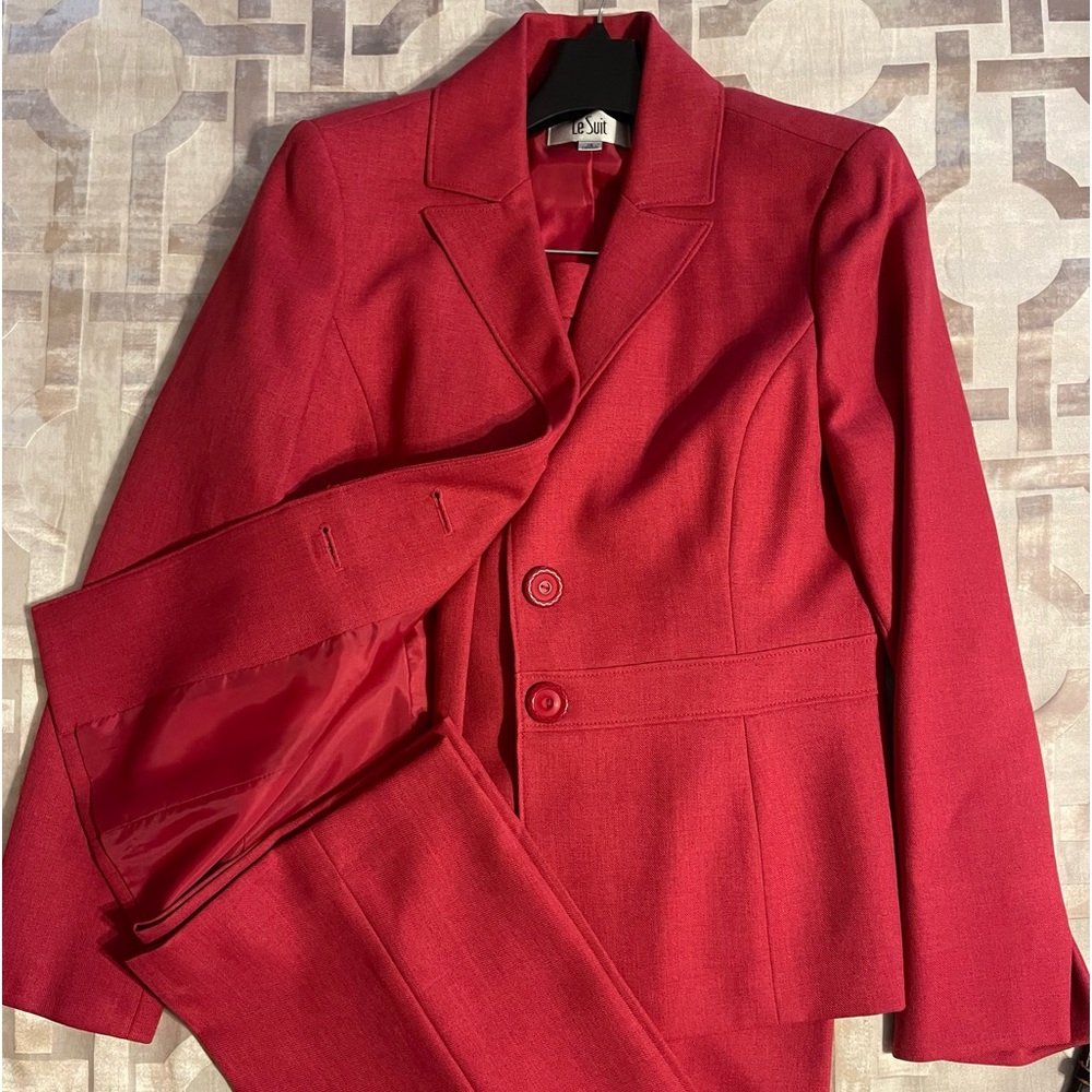 Le Suit Pantsuit, Red